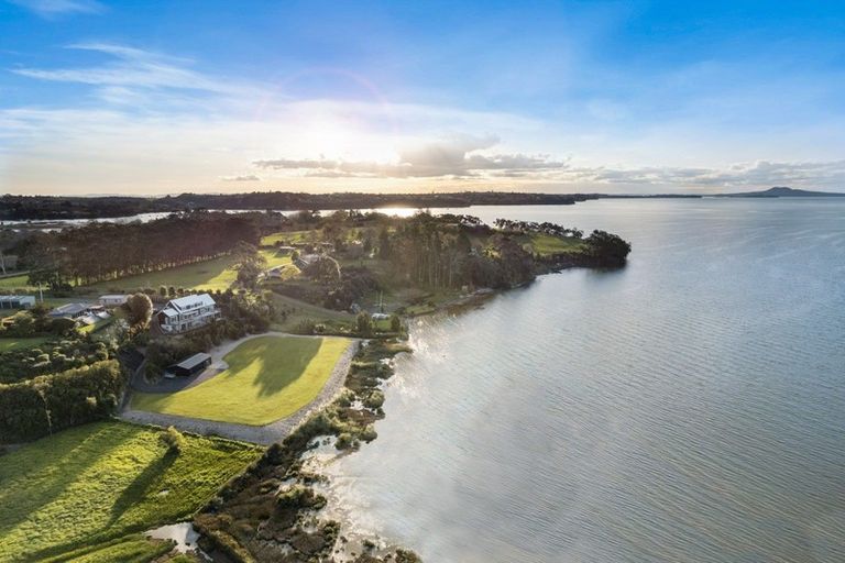 Photo of property in 369 Clifton Road, Whitford, Howick, 2571