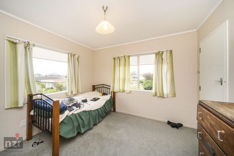 Photo of property in Charleville Court, 1/225 Ruahine Street, Roslyn, Palmerston North, 4414