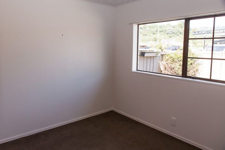 Photo of property in 45c Oxford Street, Tawa, Wellington, 5028