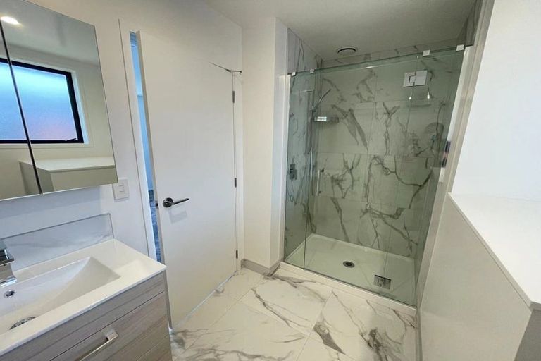 Photo of property in 7/14 Wilsher Crescent, Henderson, Auckland, 0612