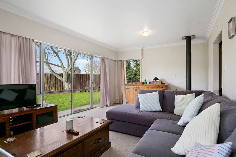 Photo of property in 3 Dickens Place, Leamington, Cambridge, 3432