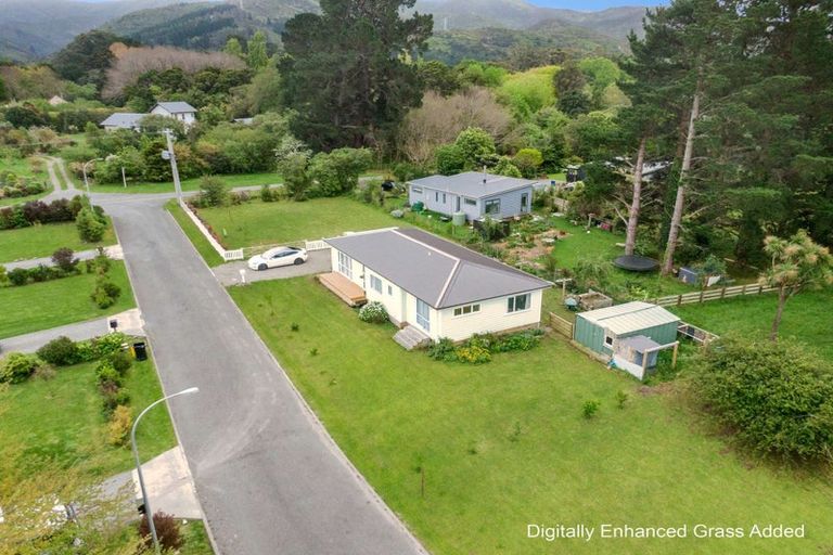 Photo of property in 1 Ataahua Place, Featherston, 5710