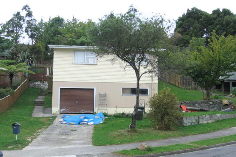 Photo of property in 29 Edelweiss Grove, Timberlea, Upper Hutt, 5018