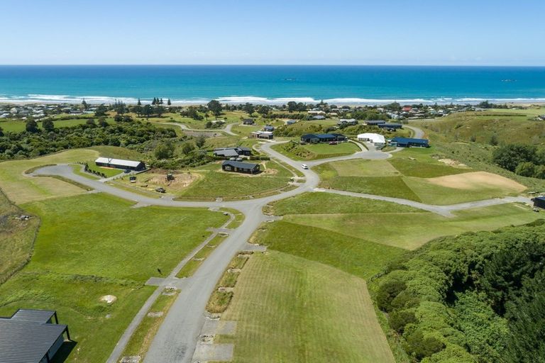 Photo of property in 5 Knoyle Road, Riversdale Beach, Masterton, 5872