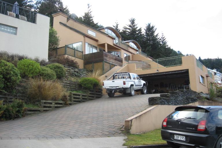 Photo of property in 1a Caples Place, Fernhill, Queenstown, 9300