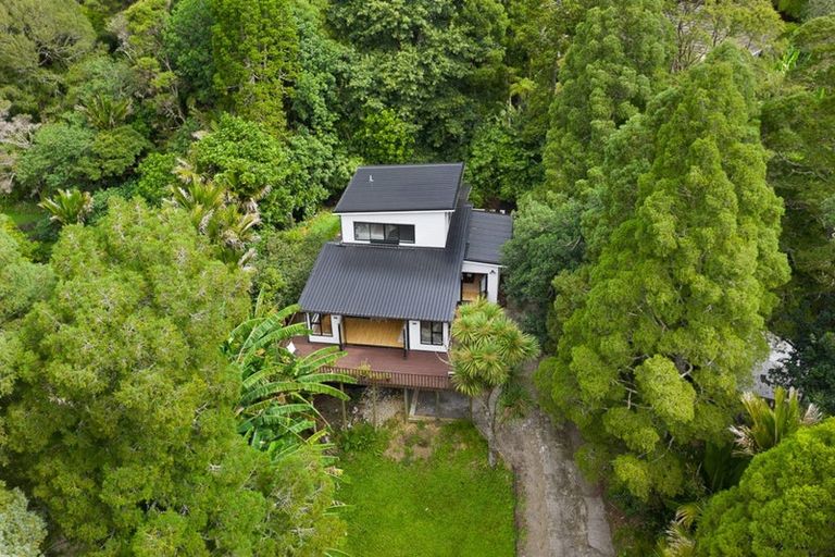 Photo of property in 18 Paturoa Road, Titirangi, Auckland, 0604
