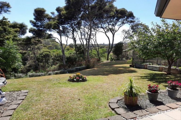 Photo of property in 28 Halyard Loop, Haruru, 0204