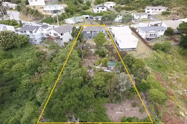 Photo of property in 50 Montreal Grove, Kingston, Wellington, 6021