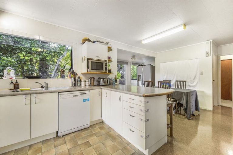 Photo of property in 37 Glennandrew Drive, Half Moon Bay, Auckland, 2012