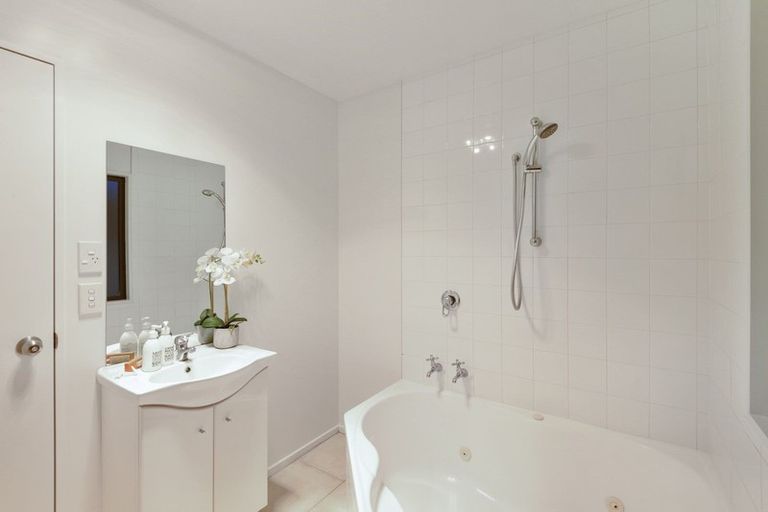 Photo of property in 128 Sherborne Street, St Albans, Christchurch, 8014