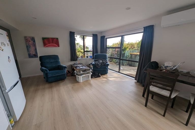 Photo of property in 11 Kinnel Grove, Papakowhai, Porirua, 5024