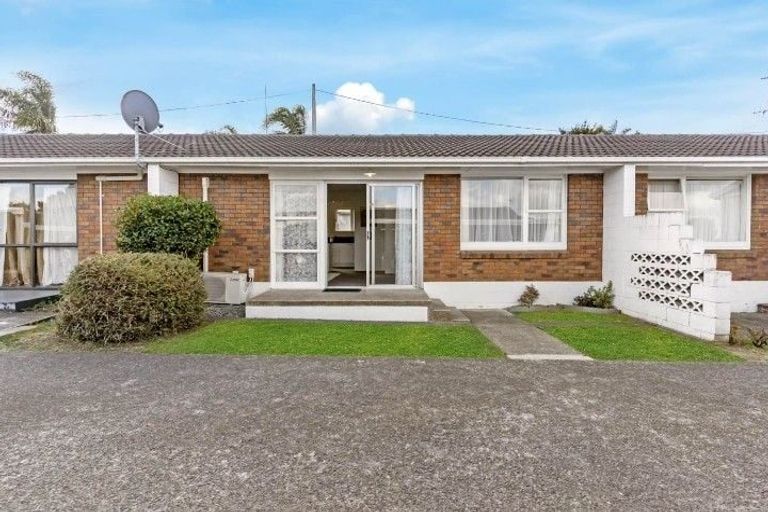 Photo of property in 2/113 Wallace Road, Papatoetoe, Auckland, 2025