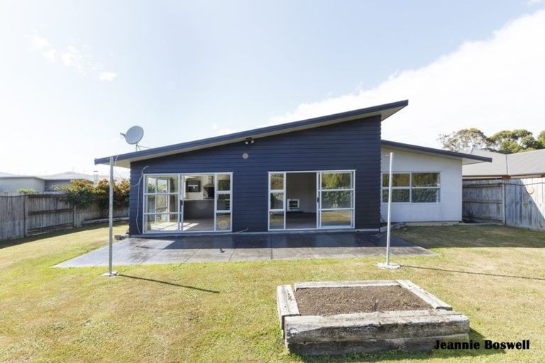 Photo of property in 2 Millbrook Place, Ashhurst, 4810