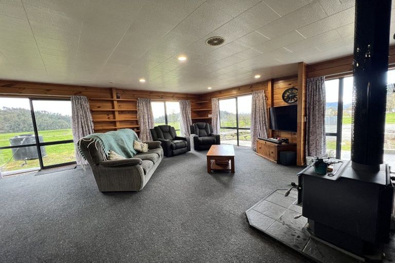 Photo of property in 1566 Lake Brunner Road, Inchbonnie, Kumara, 7875