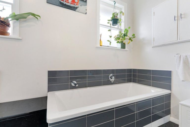 Photo of property in 12 Dixon Street, Carterton, 5713