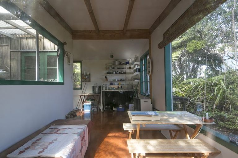 Photo of property in 28 La Trobe Track, Karekare, Auckland, 0772