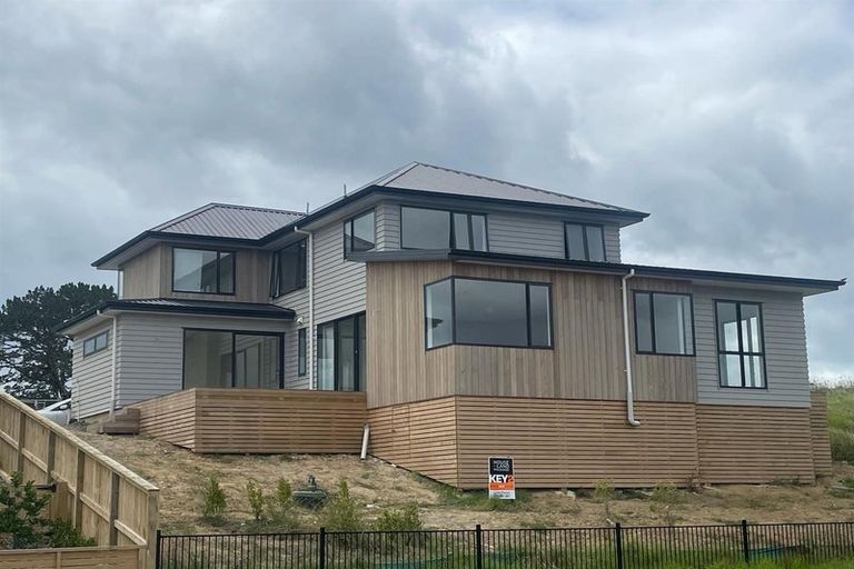 Photo of property in 3 Taku Close, Long Bay, Auckland, 0630