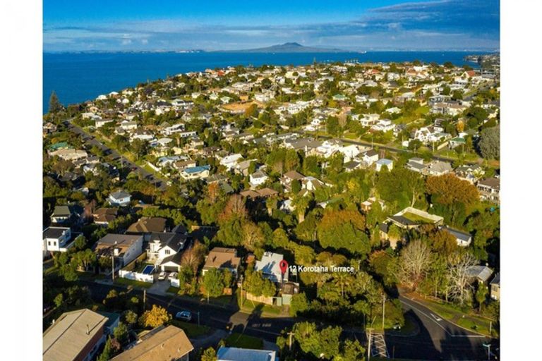 Photo of property in 12 Korotaha Terrace, Rothesay Bay, Auckland, 0630