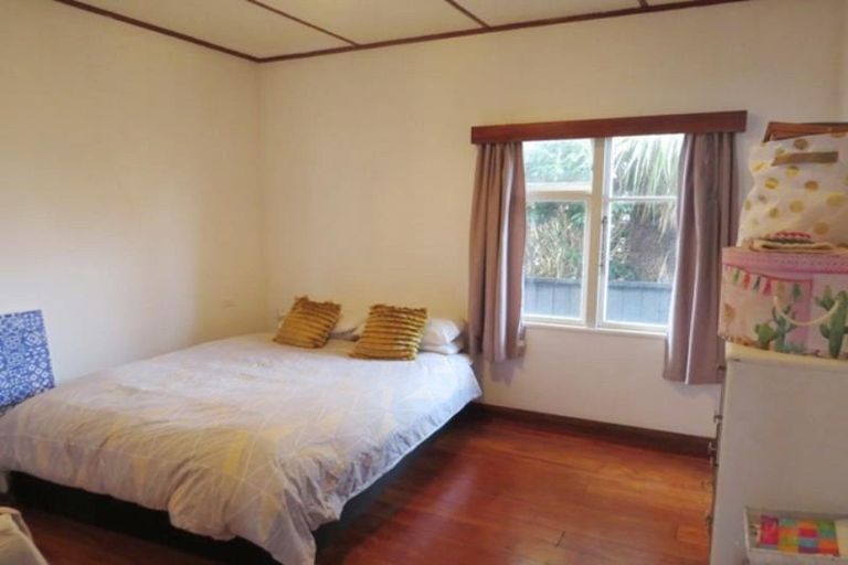 Photo of property in 33 Sackville Street, Fitzroy, New Plymouth, 4312