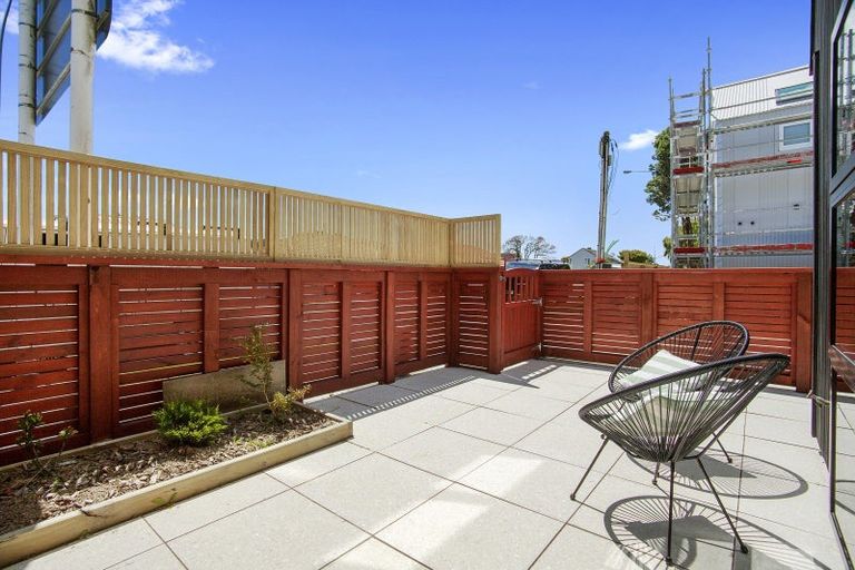 Photo of property in 2/892 High Street, Avalon, Lower Hutt, 5011