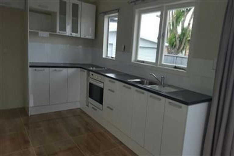 Photo of property in 9 Norval Road, Henderson, Auckland, 0610