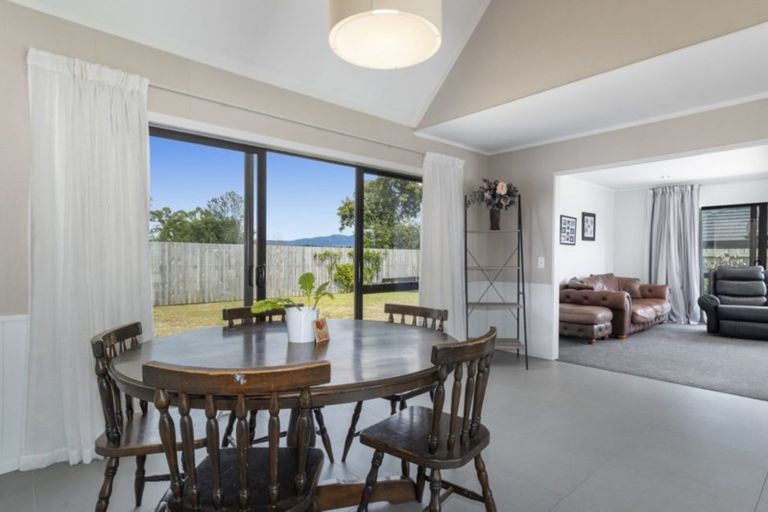 Photo of property in 28 Charlotte Drive, Omokoroa, 3114