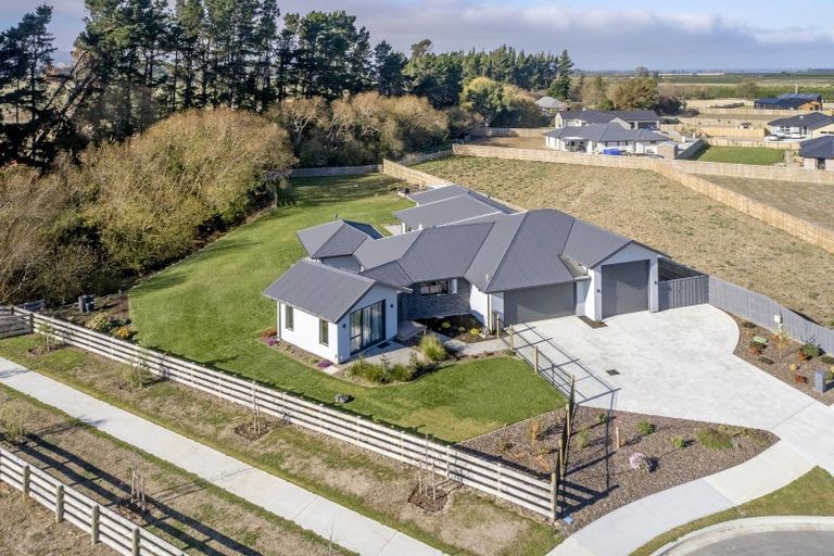 Photo of property in 6 Harrier Place, Amberley, 7410