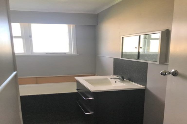 Photo of property in 63 Paul Crescent, Fairfield, Hamilton, 3214