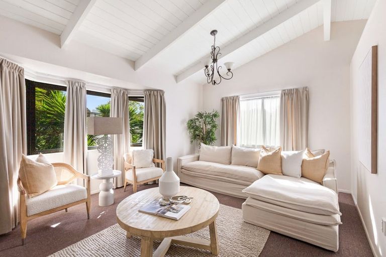 Photo of property in 38 Carlton Terrace, Westown, New Plymouth, 4310