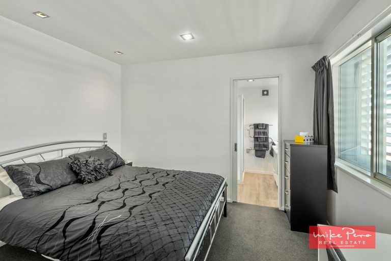 Photo of property in 21 Picton Avenue, Riccarton, Christchurch, 8011