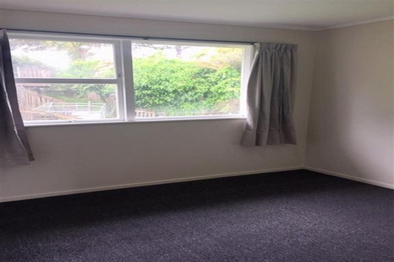 Photo of property in 9 Shale Avenue, Massey, Auckland, 0614