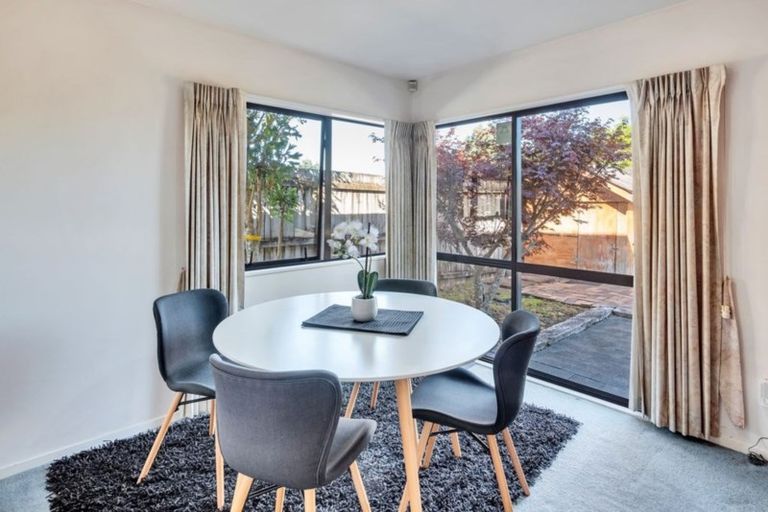 Photo of property in 93a Sturges Road, Henderson, Auckland, 0612