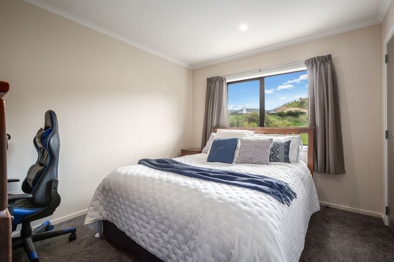 Photo of property in 78 Aotea Drive, Aotea, Porirua, 5024