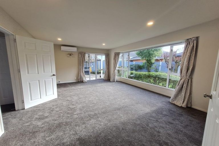 Photo of property in 2 Hatfield Place, Avonhead, Christchurch, 8042
