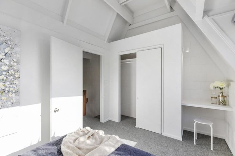 Photo of property in Sherwood Mews, 28w Bidwill Street, Mount Cook, Wellington, 6021