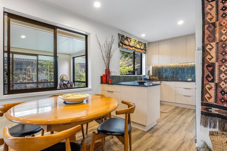 Photo of property in 5 Castle Way, Beckenham, Christchurch, 8023