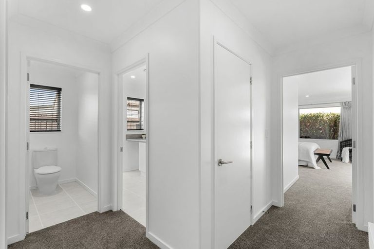 Photo of property in 32 The Runway, Wigram, Christchurch, 8042