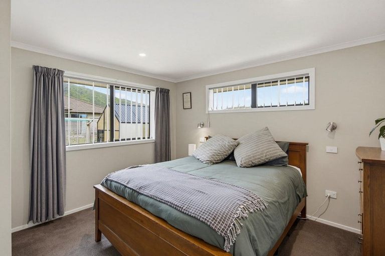 Photo of property in 35 Waipunahau Road, Waikanae, 5036