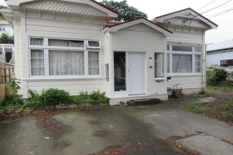 Photo of property in 108 The Parade, Island Bay, Wellington, 6023