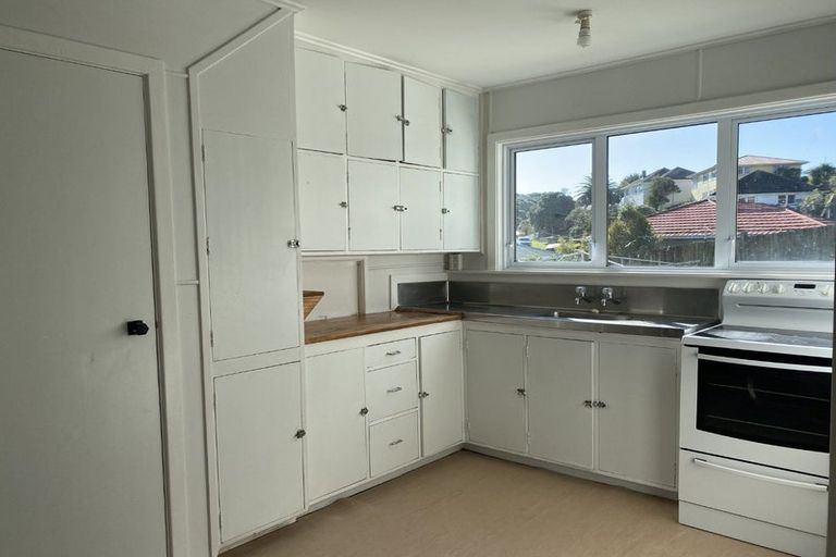 Photo of property in 1a-b Devon Place, Cannons Creek, Porirua, 5024