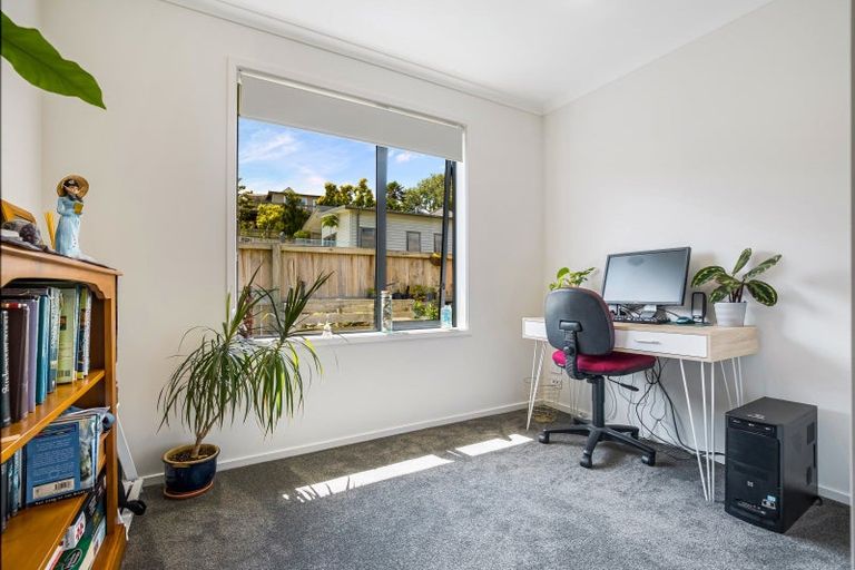 Photo of property in 5 St Julia Court, Helensville, 0800