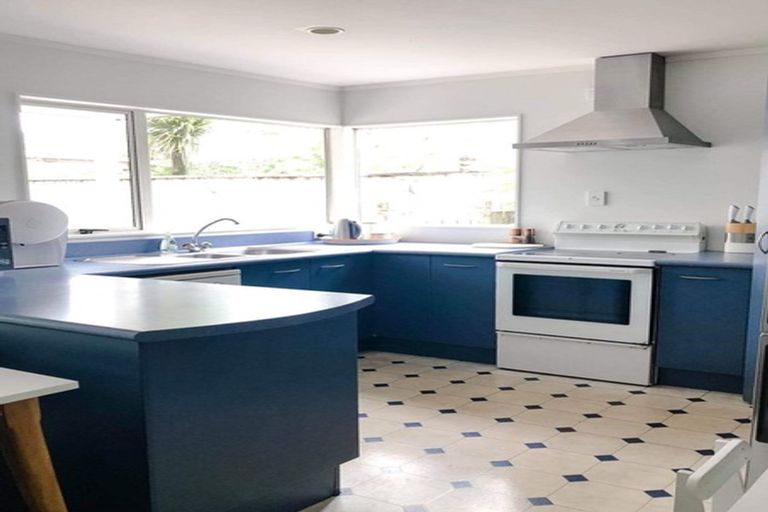 Photo of property in 2/8 Tulsa Grove, Totara Park, Upper Hutt, 5018