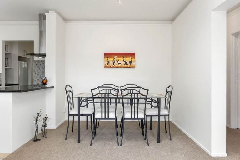 Photo of property in 2/54 Mayfair Crescent, Mairangi Bay, Auckland, 0630