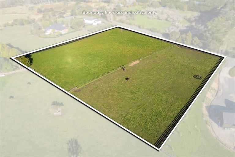 Photo of property in 93 Nixon Road, Taupaki, 0782