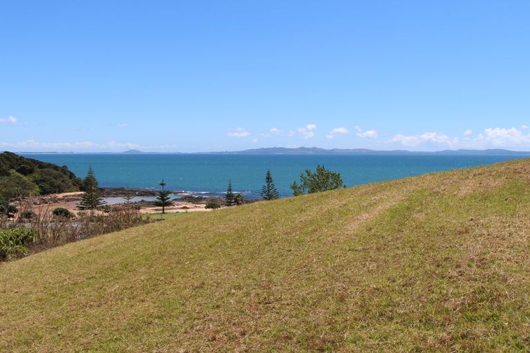 Photo of property in 10 Dudley Crescent, Cable Bay, 0420