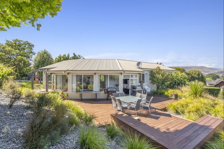 Photo of property in 9 Mulberry Lane, Wanaka, 9305
