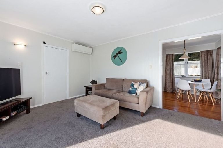 Photo of property in 43a Seddon Street, Wallaceville, Upper Hutt, 5018