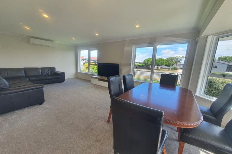 Photo of property in 150 Queenspark Drive, Parklands, Christchurch, 8083