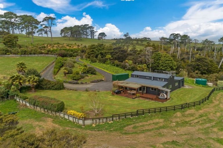 Photo of property in 868 Haruru Road, Wainui, 0873