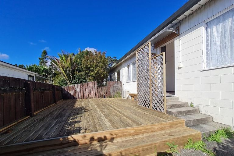 Photo of property in 2/91 Verran Road, Birkenhead, Auckland, 0626